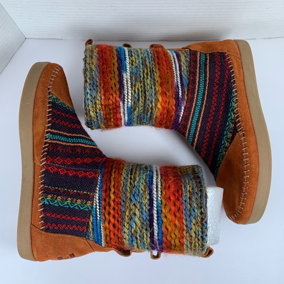 Toms Nepal Suede Moccasin Boots Sz 9 Faux Fur Lined Aztek Boho Patchwork (S680) - Picture 8 of 10